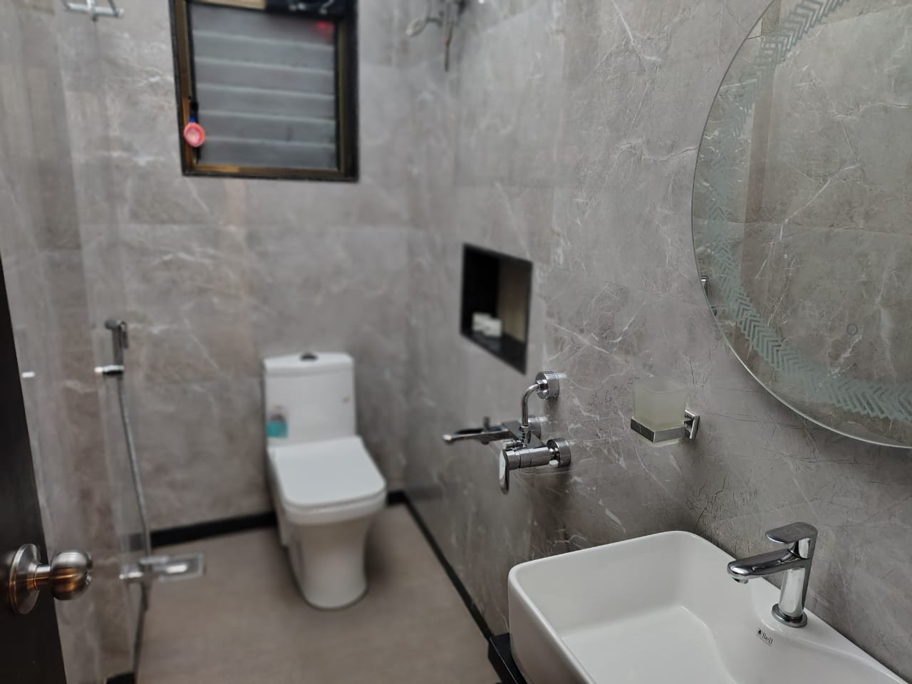 rest room2